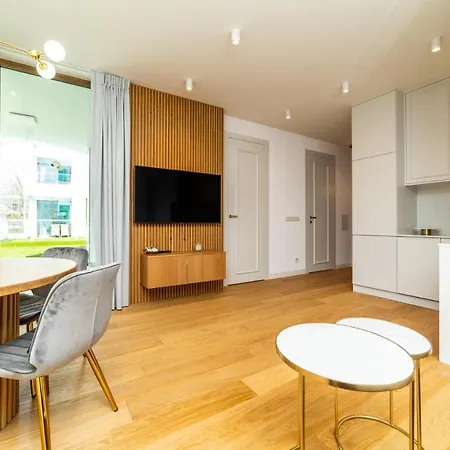 White Deluxe With Terrace By Oneapartments