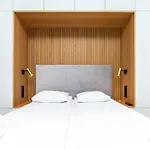 White Deluxe With Terrace By Oneapartments Apartamento