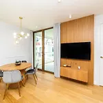 White Deluxe With Terrace By Oneapartments Apartamento *