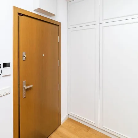 White Deluxe With Terrace By Oneapartments Apartment Gdansk