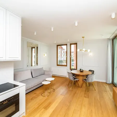 White Deluxe With Terrace By Oneapartments * 그단스크