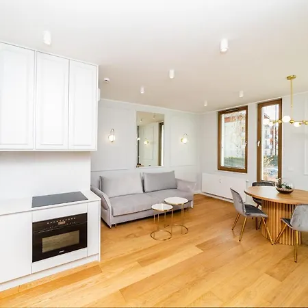 White Deluxe With Terrace By Oneapartments * 그단스크