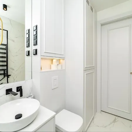 شقة Sauna & White Deluxe With Terrace By Oneapartments غدانسك