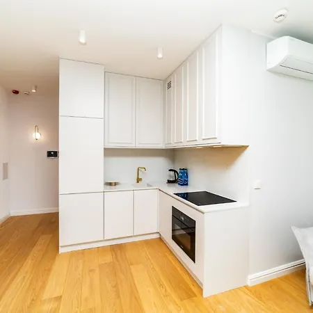 White Deluxe With Terrace By Oneapartments 그단스크