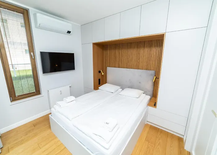 White Deluxe With Terrace By Oneapartments * Danzica