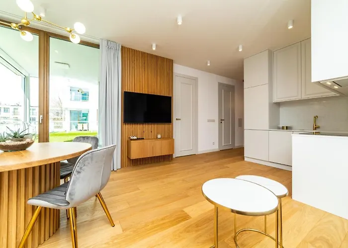 White Deluxe With Terrace By Oneapartments